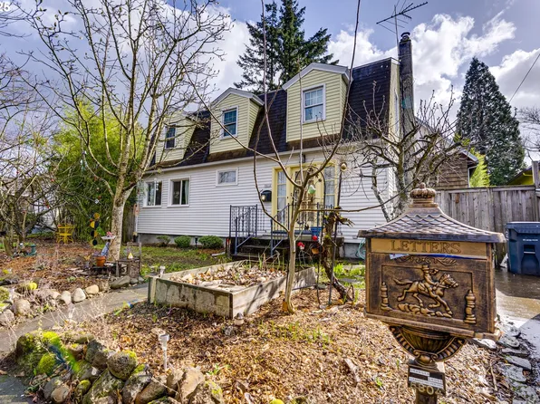 5804 SE Lafayette St, Portland, OR 97206