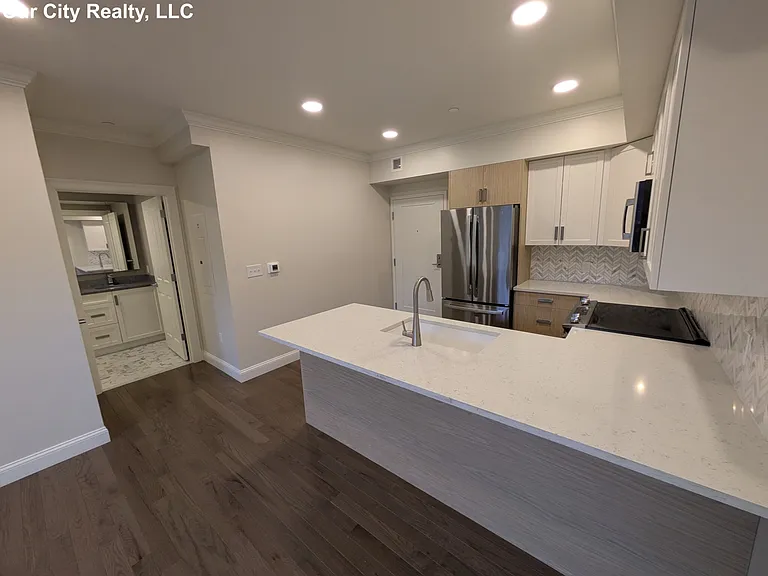 39 Herrick Rd #202 — Photo 2