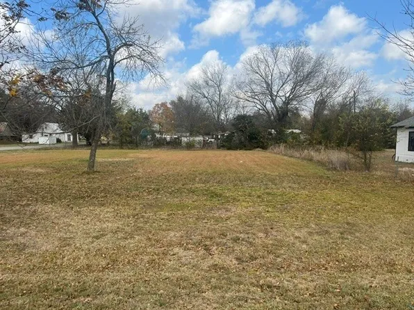 400 E Grayson St, Leonard, TX 75452