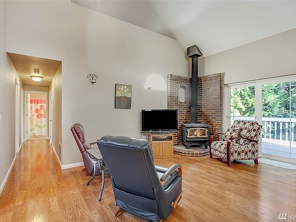 3rd image of 26330 222nd Ave SE