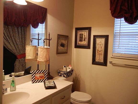 3rd image of 15904 Stoneview Dr