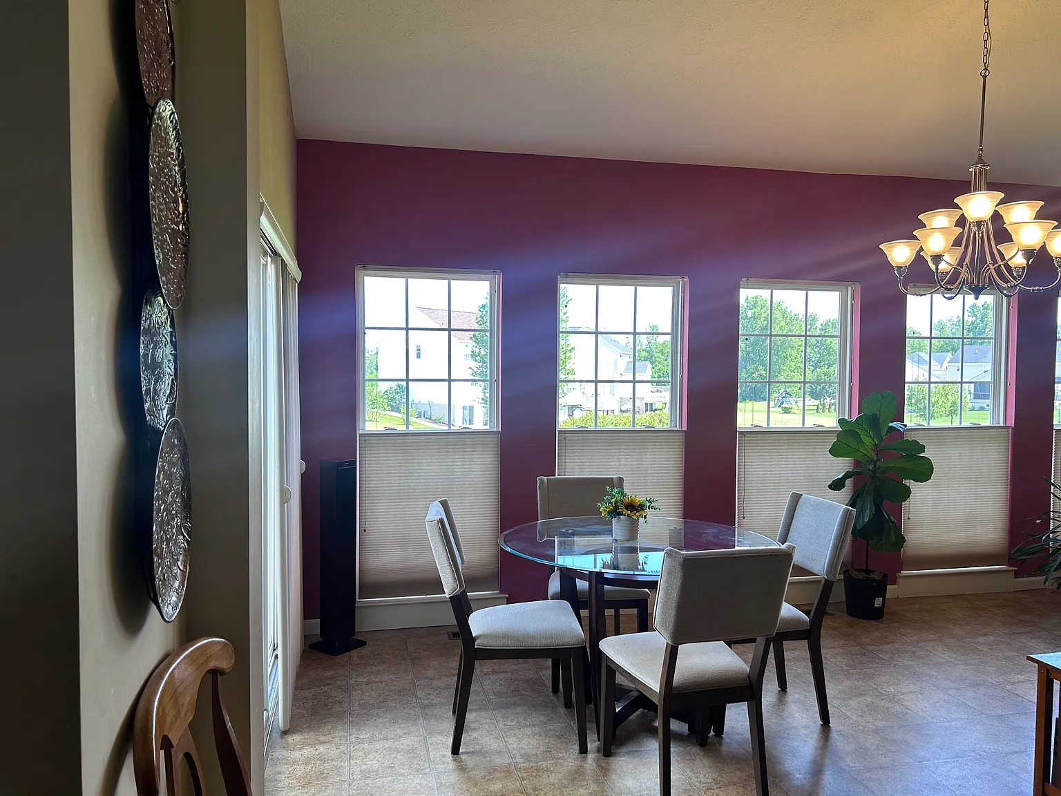 4 bed, 2.5 bath, 2900 sqft, $3,250 — Photo 4