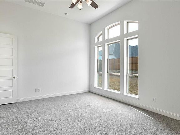 4th image of 3905 Bethesda Way