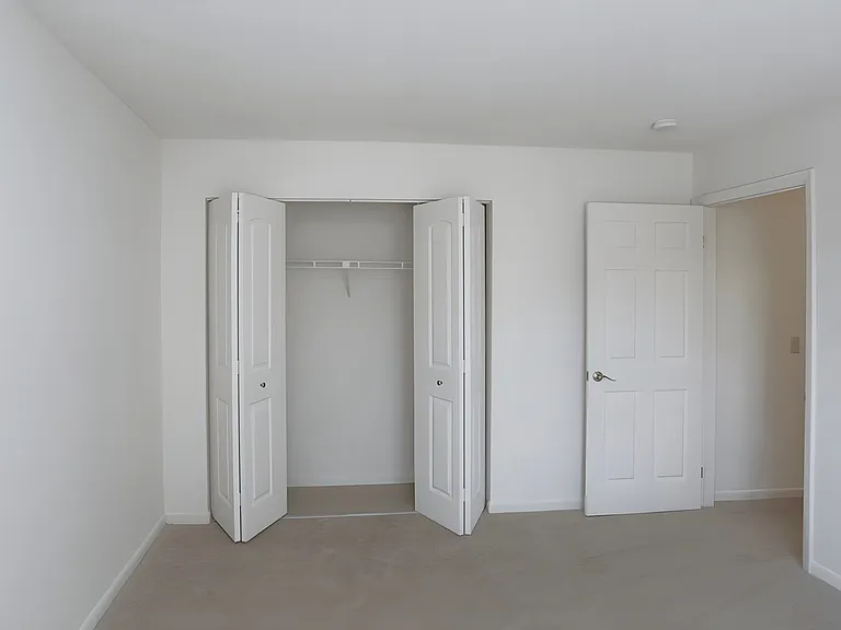 Brunswick Apartments — Photo 23