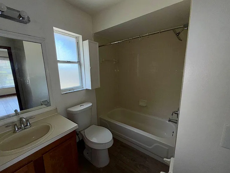 118 N Aberdeen Cir — Photo 9