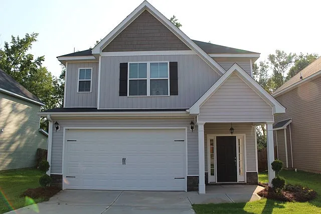 831 Erika Ln — Photo 1