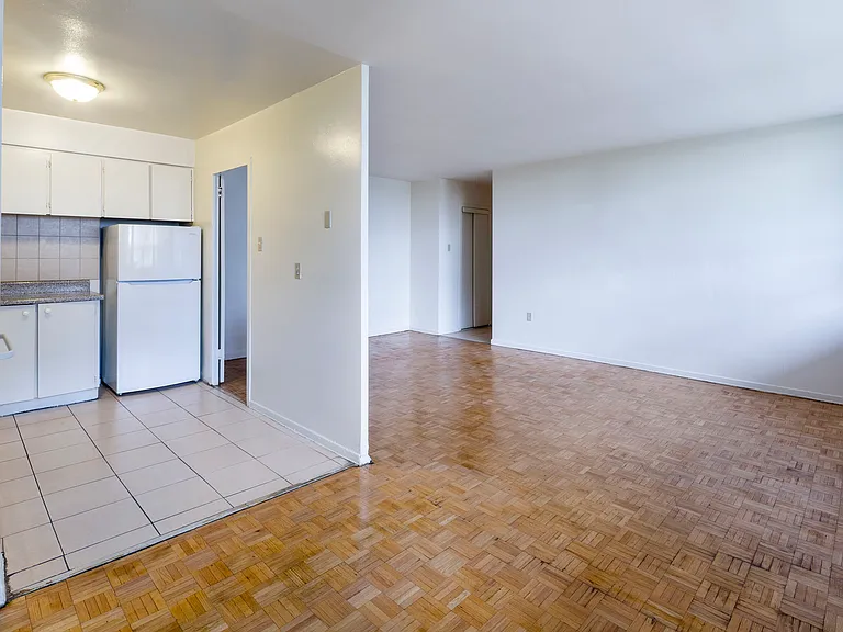 552 Birchmount Rd — Photo 8
