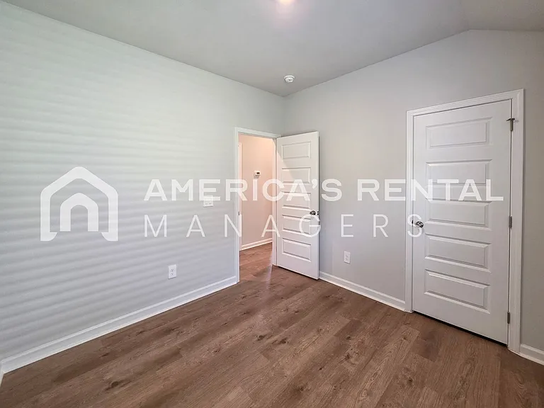 1028 John Ave — Photo 22
