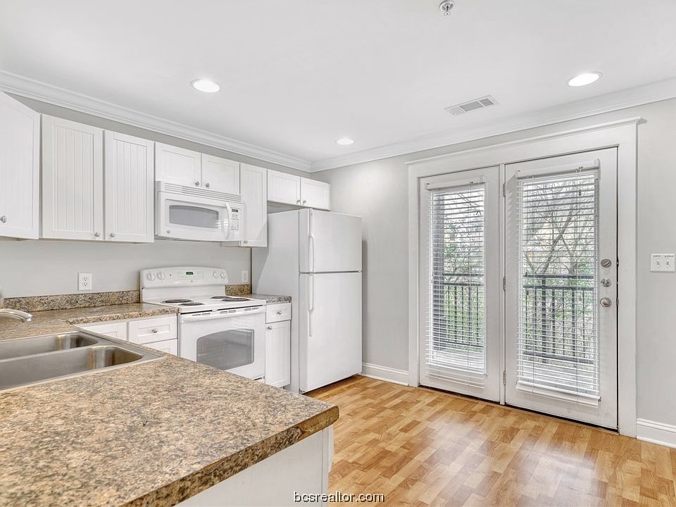 1st image of 1725 Harvey Mitchell Pkwy S APT 125