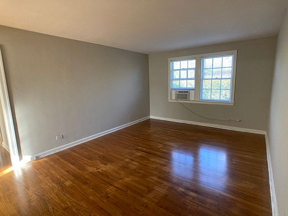 4th image of 2824 Thornhill Rd