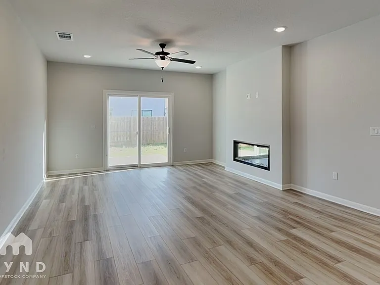 8003 Andravida Dr — Photo 2