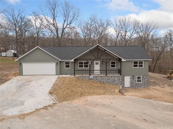 6135 Oak Leaf Dr, Harrison, AR 72601