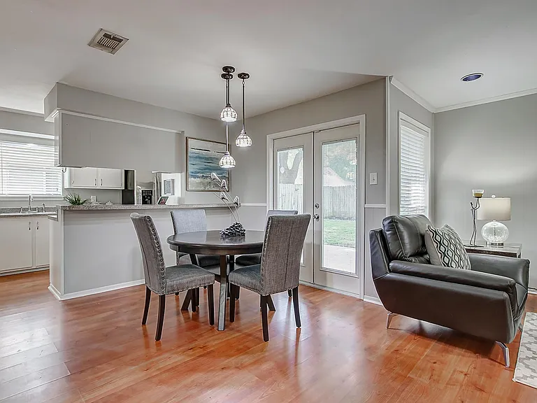 6014 De Lange Ln — Photo 15