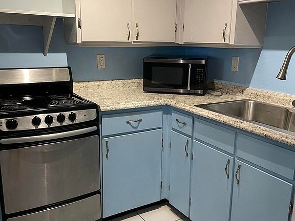 2nd image of 60 Vining Ct APT 3