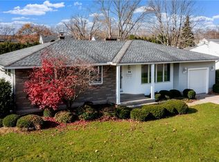 20 Eisenhower Dr, Lockport, NY 14094