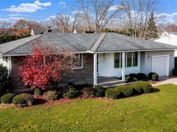 20 Eisenhower Dr, Lockport, NY 14094