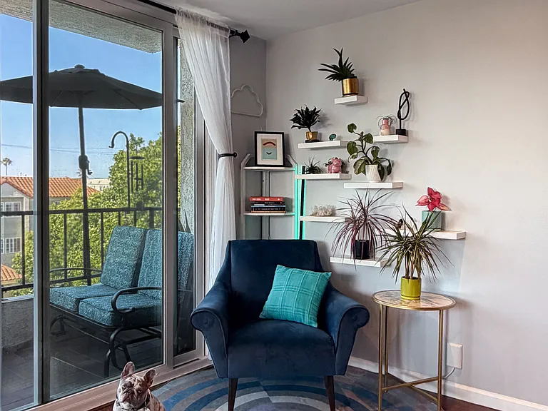 Flexible reading nook / workspace