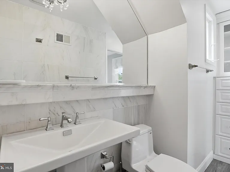 2316 N Stafford St — Photo 28