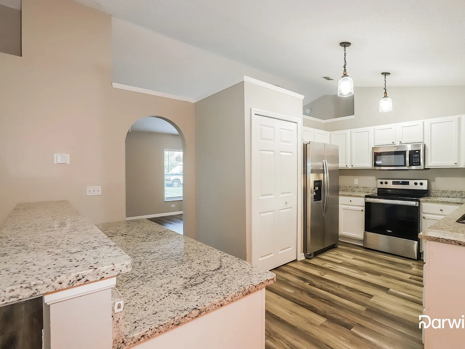 3 bed, 2.0 bath, 1555 sqft, $2,099 — Photo 2