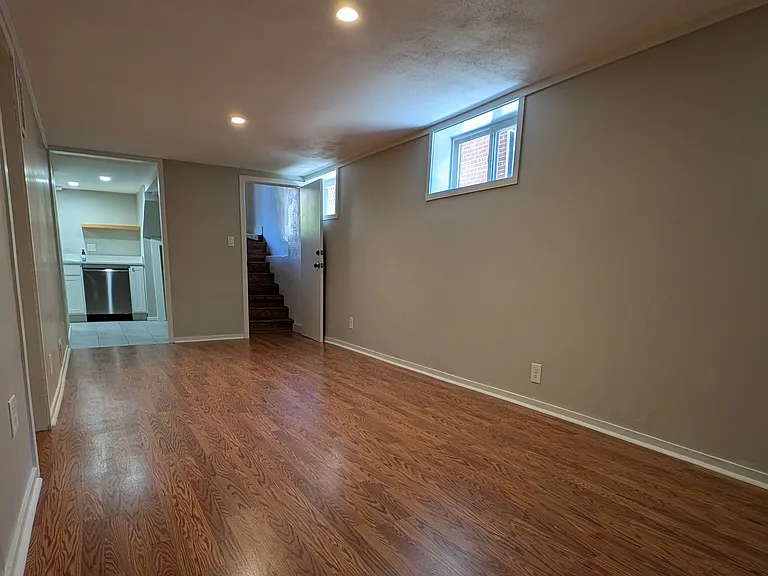 2962 1/2 N Raleigh St — Photo 10