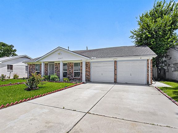 5th image of 12027 Corona Ln