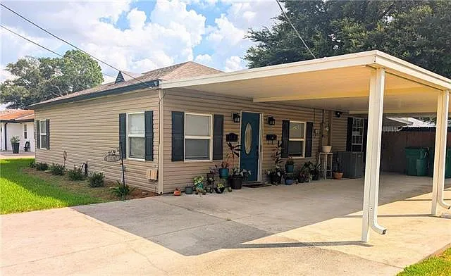 2 bed, 1.5 bath, 1028 sqft, $1,800 — Photo 2