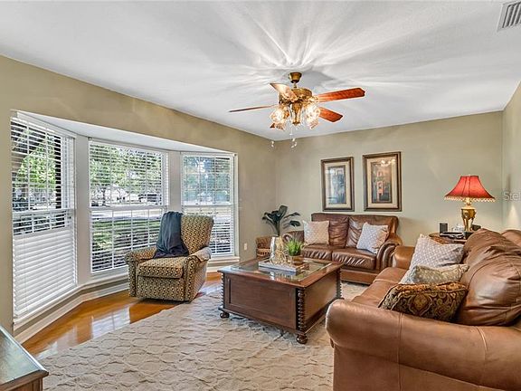 4th image of 8618 Amber Oak Ct