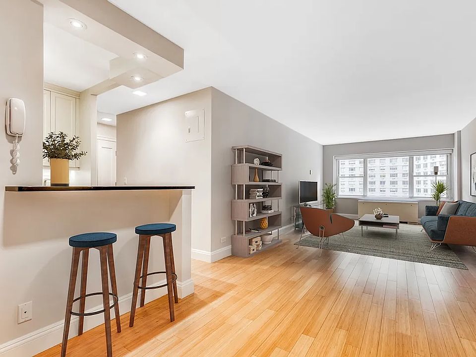 1st image of 20 W 64th St APT 14S