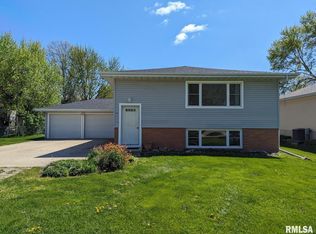 924 S Center St, Geneseo, IL