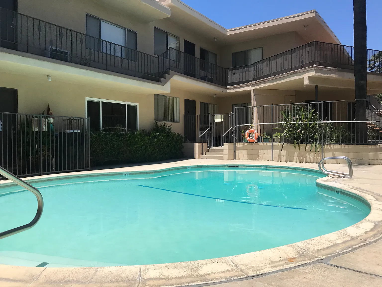 Devonshire Apts — Photo 3