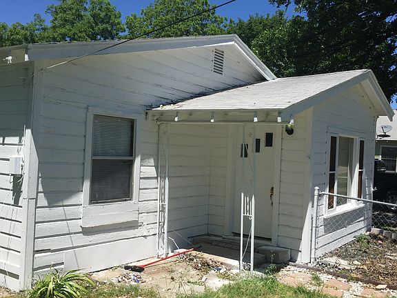 3rd image of 1101 S Grand Ave