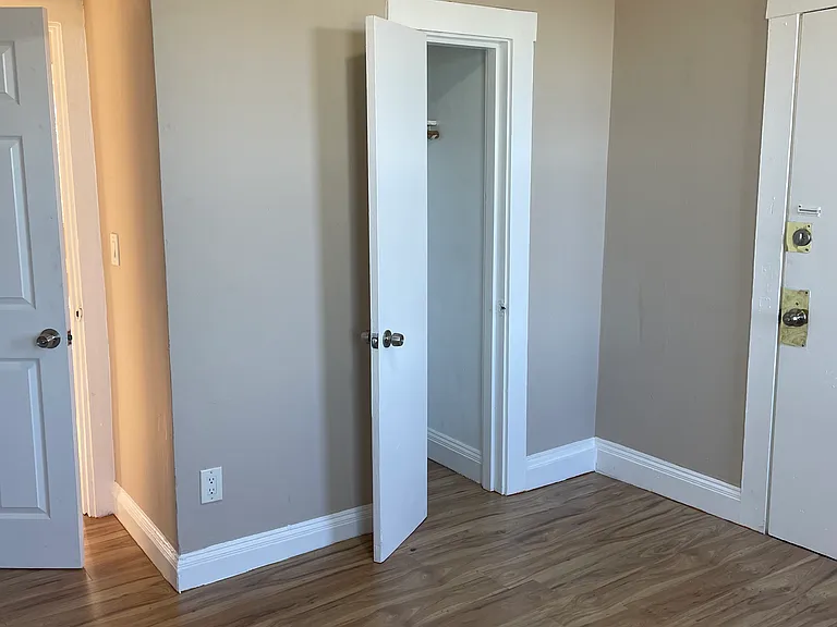 18 Lawton Ave #2 — Photo 8