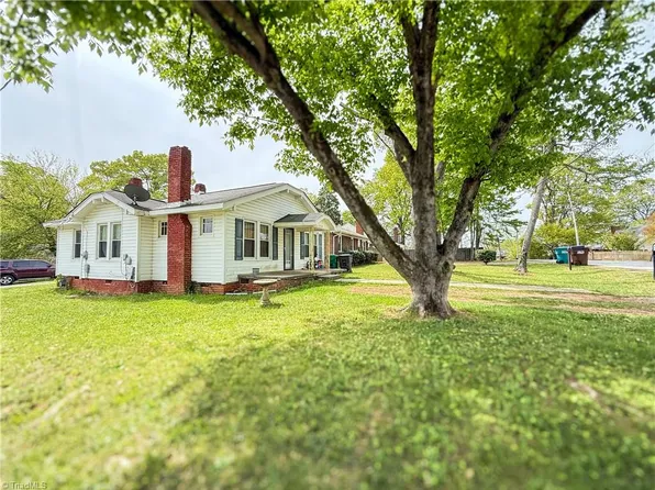 212 E Moore Ave, High Point, NC 27263