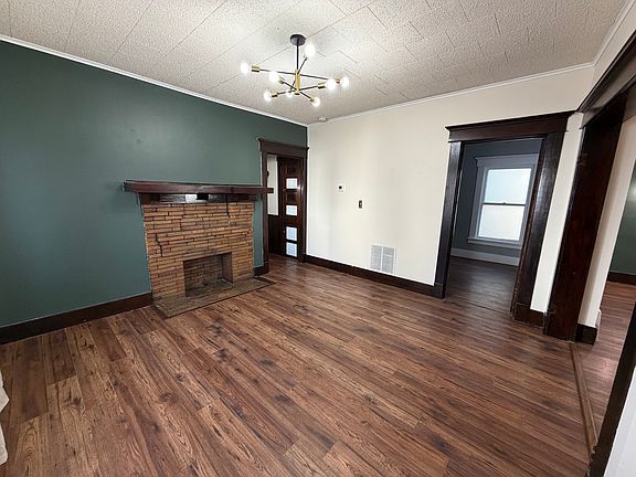 2nd image of 225 Stevenson St