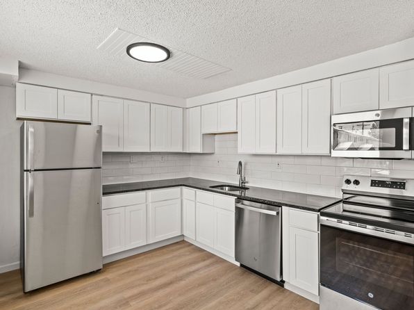 5000 Oak Crest Courtyard #5017-1