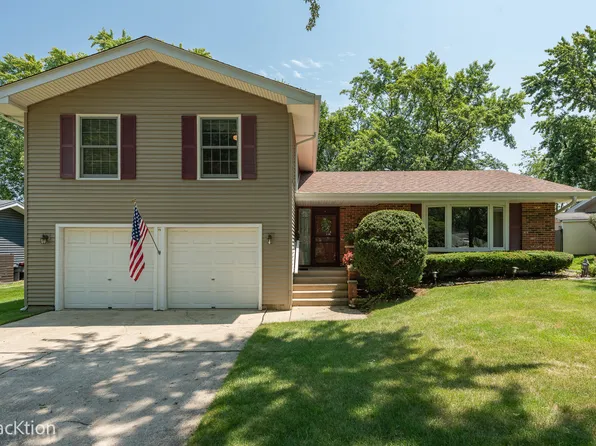 2S661 Devonshire Ln, Glen Ellyn, IL 60137