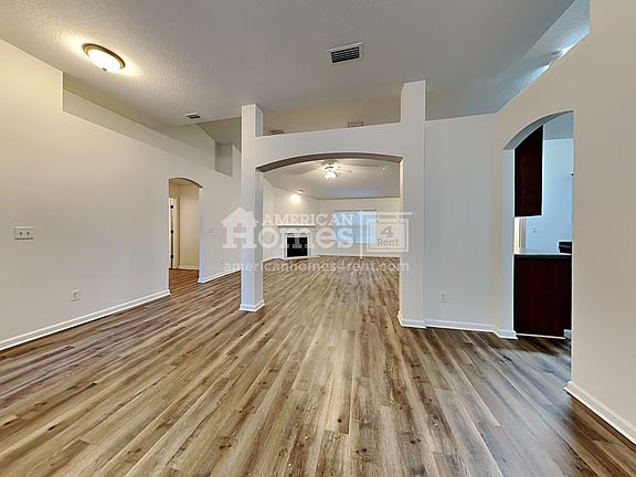 4th image of 10621 Chester Park Ct