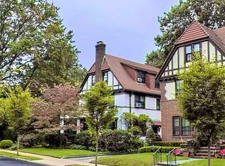 36 Beechknoll Rd, Forest Hills Gardens, NY 11375