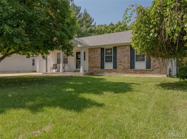 17 Applehill Ct, Saint Peters, MO 63376