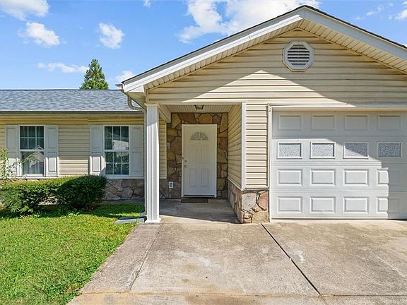 5th image of 171 Bear Den Ct