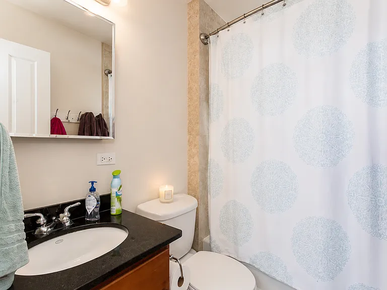 1516 W Waveland Ave #1 — Photo 9