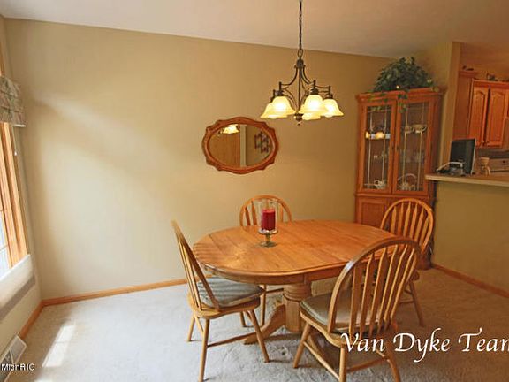 3rd image of 279 Shoreside South Dr SE #20