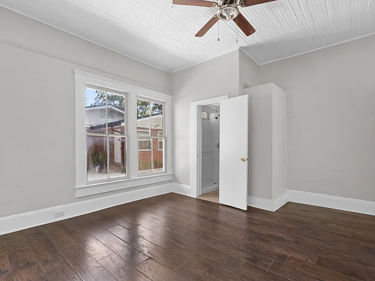 853 Saint Clair St — Photo 17