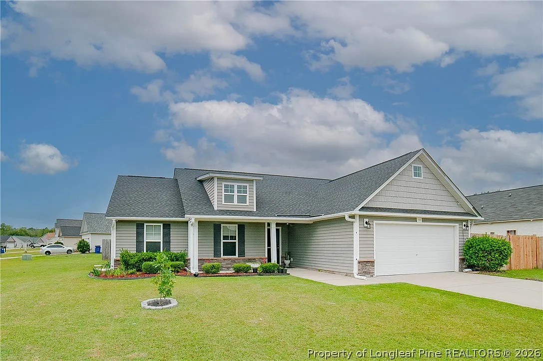 4 bed, 2.0 bath, 1549 sqft, $1,900 — Photo 3