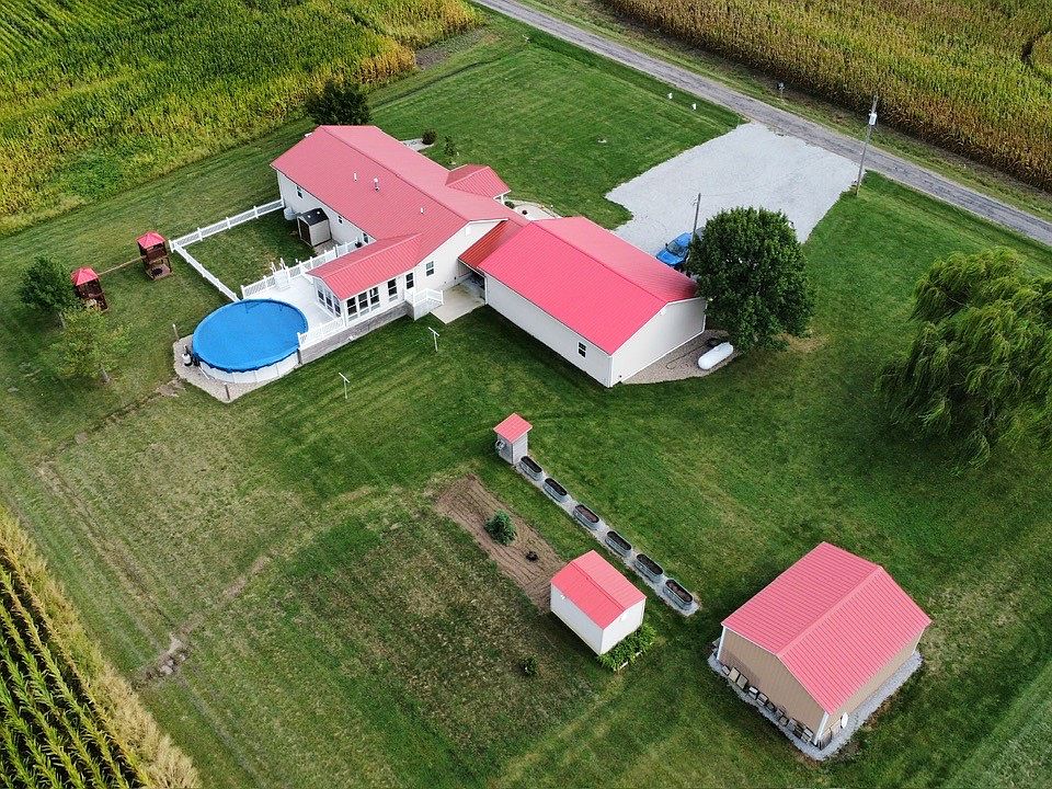 1st image of 2104 Finch Ln