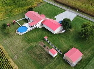 2104 Finch Ln, Louisville, IL 62858