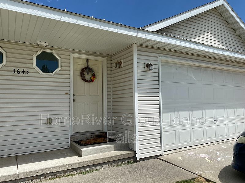 1st image of 3643 Deloy Dr APT B