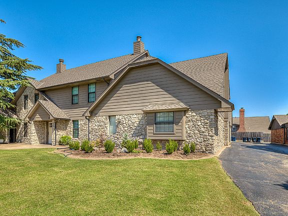 3rd image of 11910 Shady Trail Ln