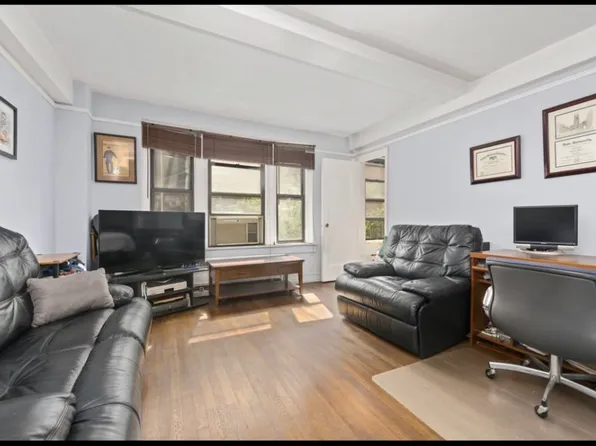 319 East 50th Street 3-B image 3 of 5