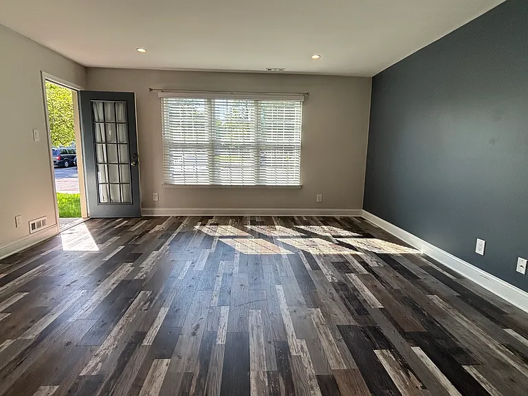 227 Derry Hill Ct #227 — Photo 4